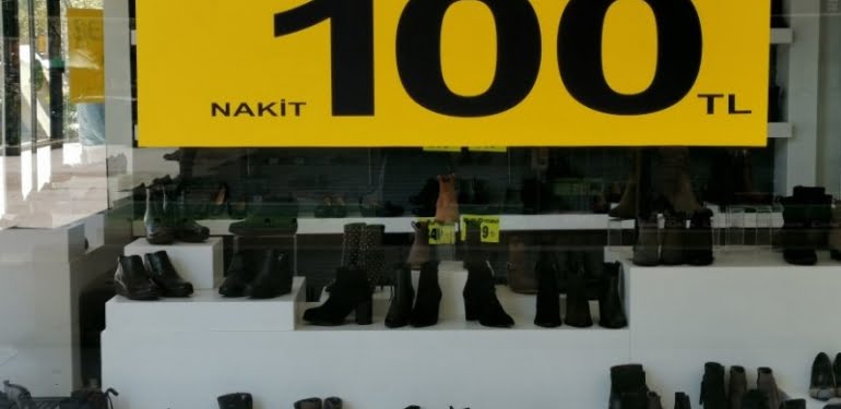 Sezon sonu indirimi başladı; Alışverişte koronavirüs tehlikesi