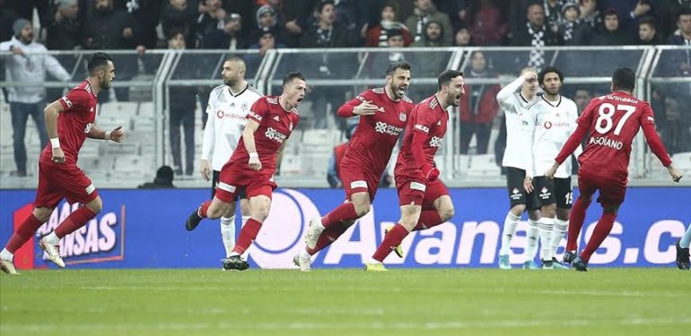 Lider Sivasspor Beşiktaş deplasmanında kazandı
