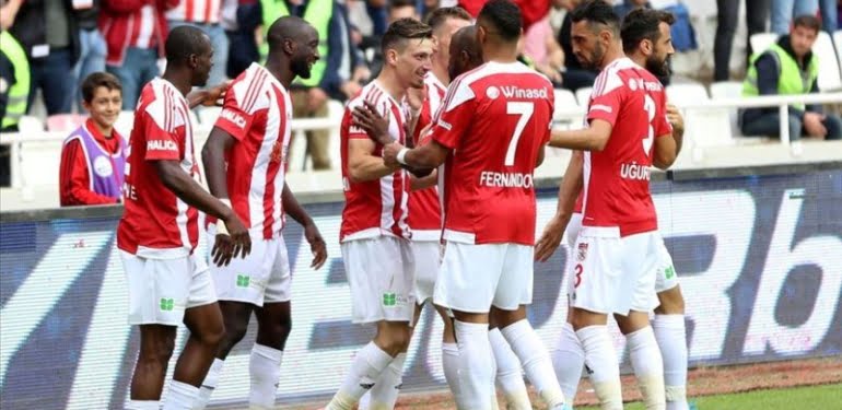 sivasspor-evinde-rahat-kazandi