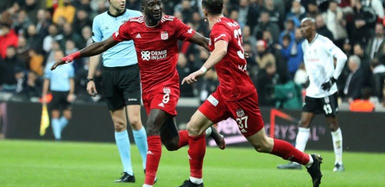 Sivasspor, yoluna doludizgin devam ediyor