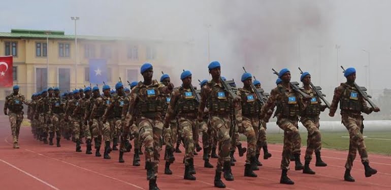 Somali’de Türk askeri eğitim merkezi üçüncü mezunlarını verdi