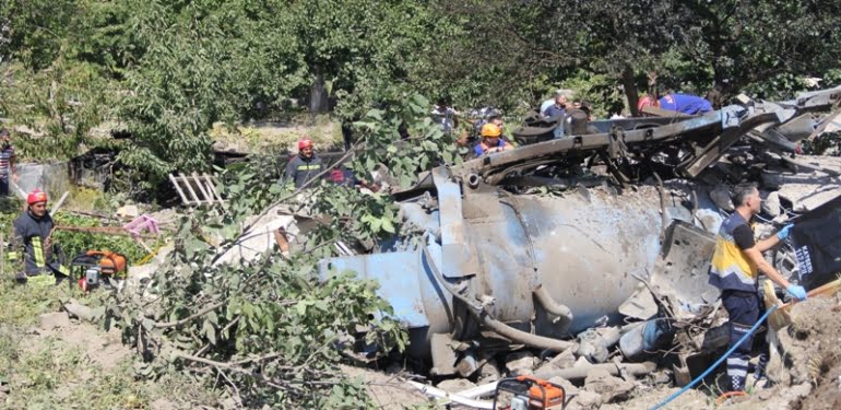Tanker kazası: 4 ölü, 1 yaralı