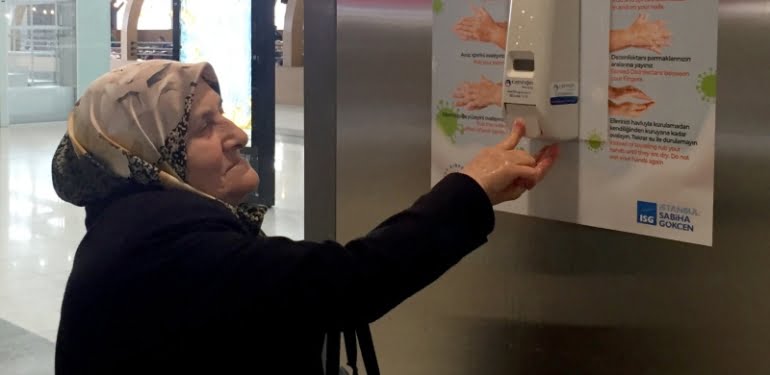 İstanbul Sabiha Gökçen Havalimanı virüslere karşı dezenfekte edildi