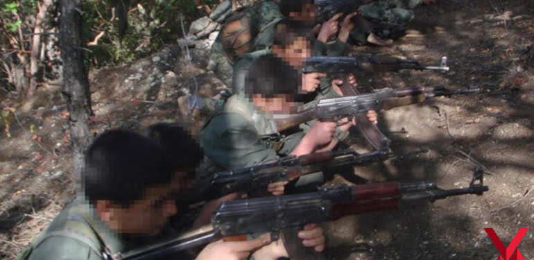 teror_orgutu_ypg_harekat_bolgesinde_cocuklari_kalkan_yapiyor_1570695367_6974