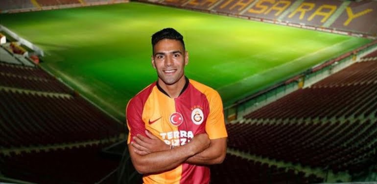 Radamel Falcao imzaladı