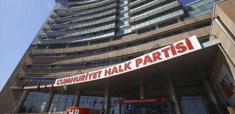‘Milletvekilleri dahi bilmiyor…’ CHP genel merkezinin 14. katındaki gizemli danışman kim?