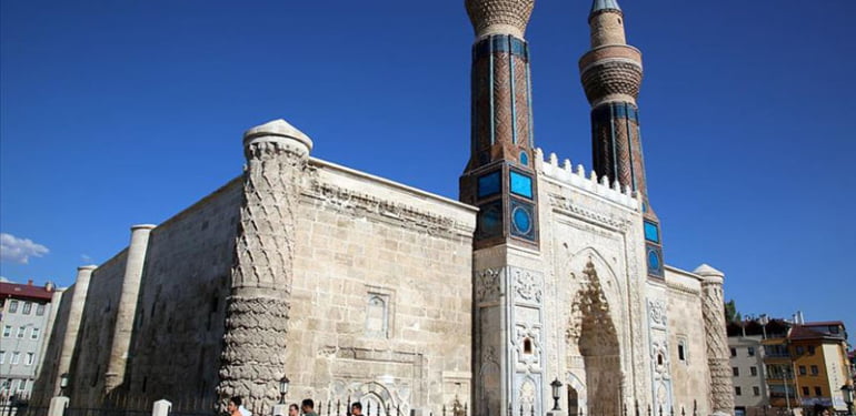 Ünlü ‘Mavi Medrese’ müzeye dönüştürülecek