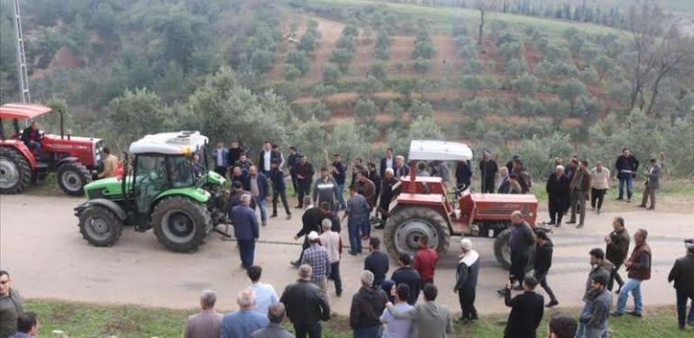 traktor-cekme-yarismasindan-renkli-goruntuler
