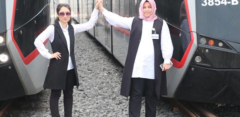 tramvaylar-kadin-vatmanlara-emanet_6967_dhaphoto1