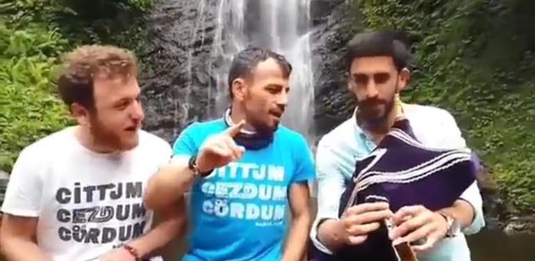 Tulumla türkü söylerken gölete düştüler