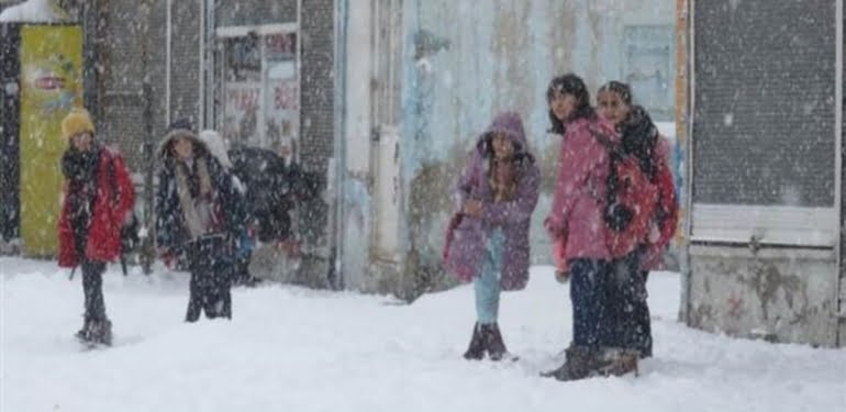 Tunceli’de eğitime kar engeli