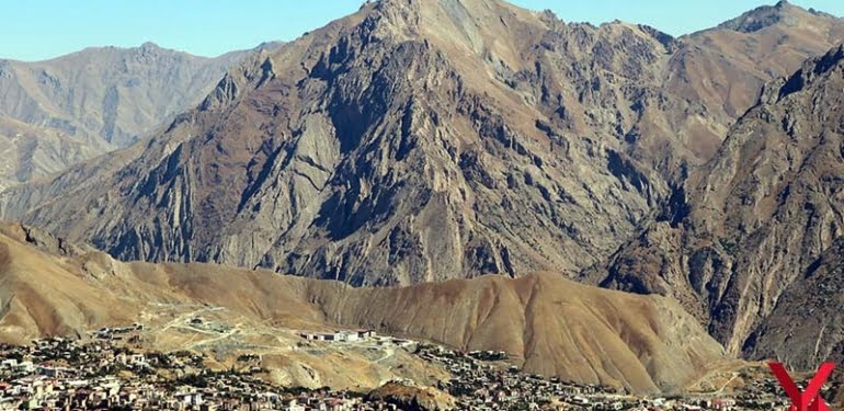 Turizme açılan Hakkari dağlarında kaya tırmanışı