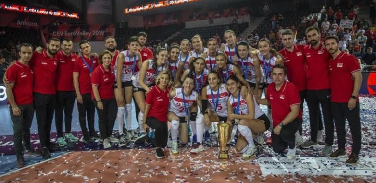 turk-voleybolunun-yildizi-parliyor