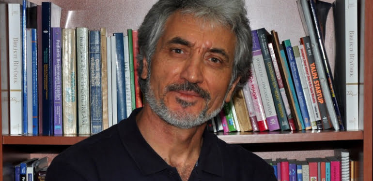 Dil Bayramı kutluyoruz ama! Türkçe, kısaltmalara ve ’emoji’lere teslim oldu