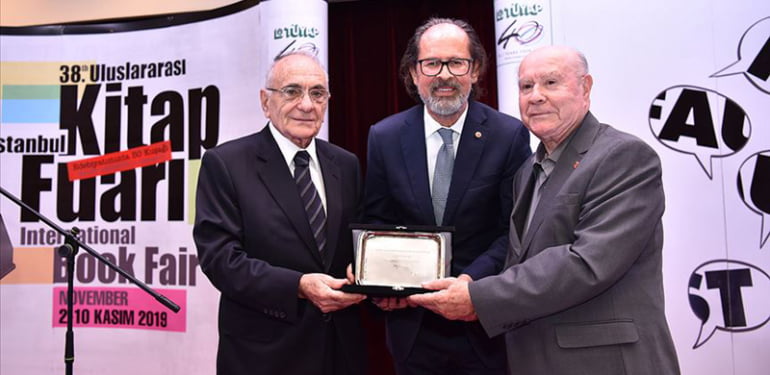 TÜYAP Kültür Fuarları Onur Ödülleri sahiplerini buldu