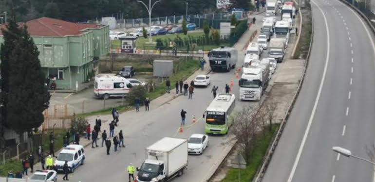 tuzla-d-100deki-arac-kuyrugu-havadan-fotograflandi-veryansintv-1