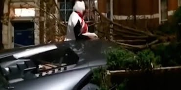 unlu-futbolcu-lamborghiniyle-duvara-girdi