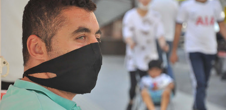 Siyah maske koruyucu mu? Uzmanlar uyardı