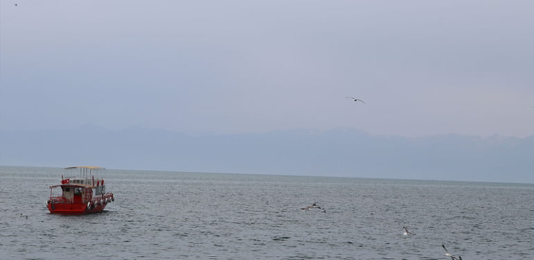 van-golunde-batan-tekne-row-ve-sonar-cihazlariyla-araniyor_7409_dhaphoto6