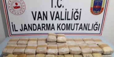 vanda-30-kilo-eroin-ele-gecirildi_9600_dhaphoto1