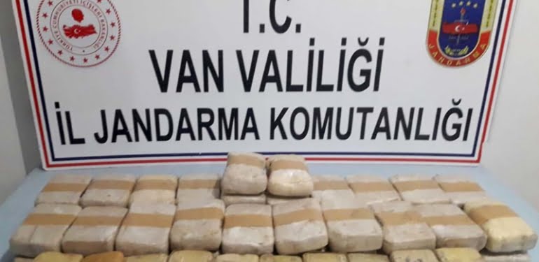 vanda-30-kilo-eroin-ele-gecirildi_9600_dhaphoto1
