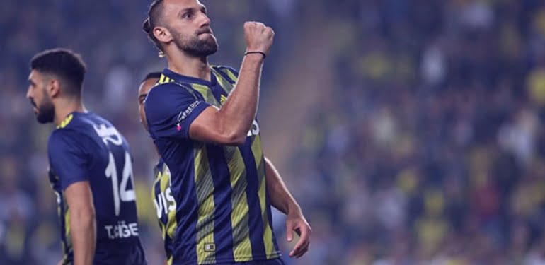 Vedat Muriç yılın futbolcusu seçildi