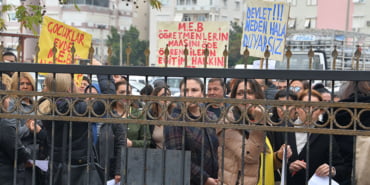 velilerden-il-milli-egitim-mudurlugu-onunde-ozel-okul-eylemi_5314_dhaphoto2