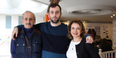 yagmur-adami-izledi-oglunun-hastaligina-erken-teshis-sagladi_2303_dhaphoto1