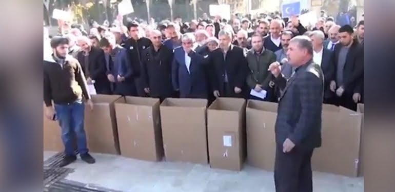 Şanlıurfa’da Çin Seddi’ni tekmeyle yıktılar!