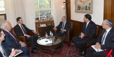 yolsuzlukla-suclanan-netanyahu-kendisine-darbe-yapildigini-iddia-etti_6622_dhaphoto1