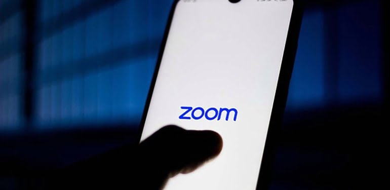 Yüz binlerce Zoom kullanıcısının bilgileri satışa çıktı