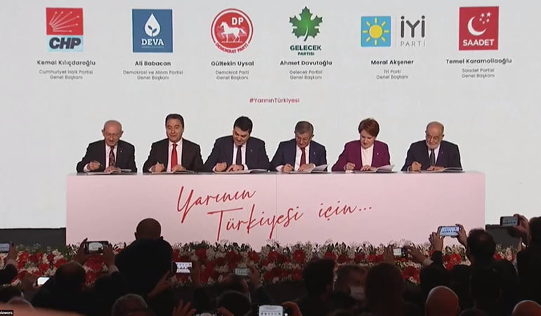 6 liderin ’28 Şubat’ buluşmasında imzalar atıldı