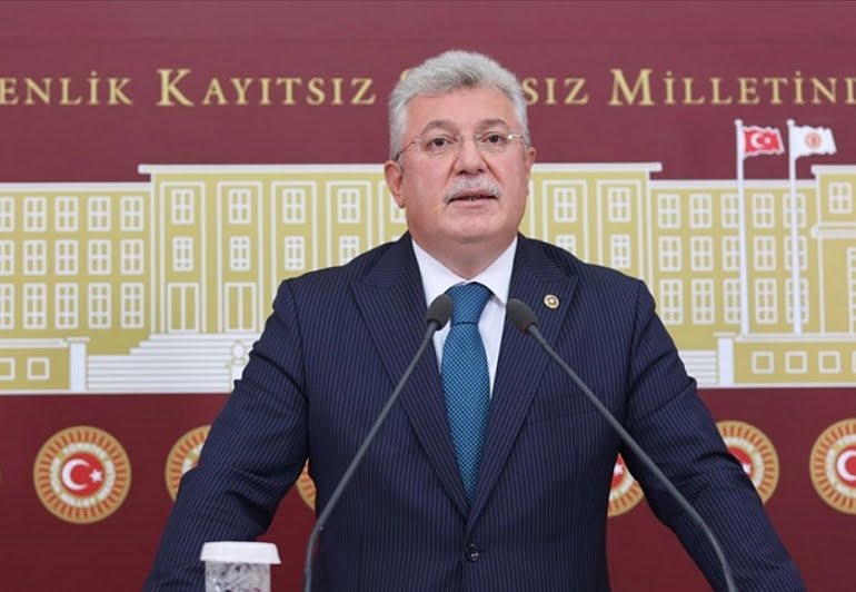 Hesabı alay konusu olan AKP’li Akbaşoğlu çark etti