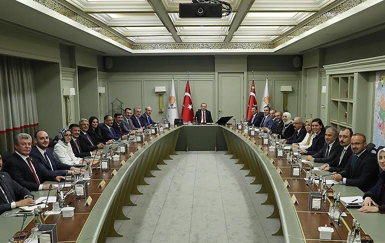 AKP’li yöneticiler arasında ‘yüzde 34-36’ krizi… ‘Tuzağa düşen Ak Partililer…’