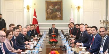 bakan-nebati-londrada-uluslararasi-banka-yoneticileriyle-gorustu_2343_dhaphoto2