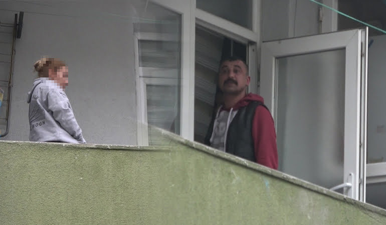 Eşini ve çocuğunu rehin aldı!