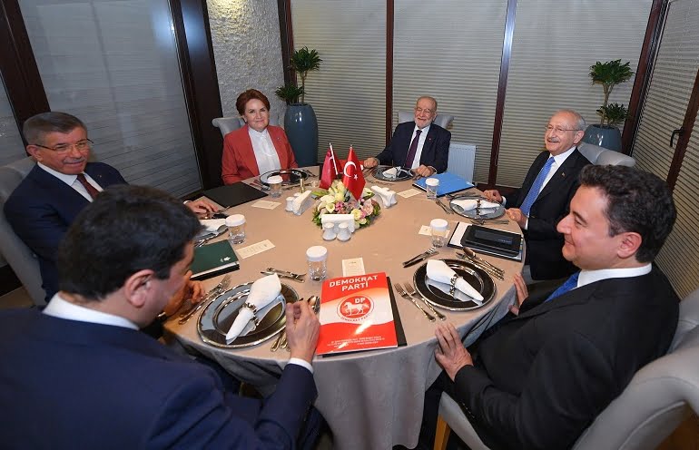 İYİ Parti’den ilginç ‘altılı masa’ mesajları: İttifak kurduk diye…