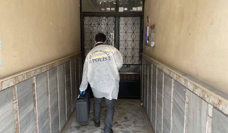 8 aylık hamile kadın evinde ölü bulundu