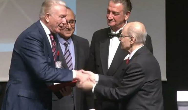 ADD, ‘Yılın Atatürkçüsü’ ödülleri dağıttı… Basın alanında ödül alan Uğur Dündar