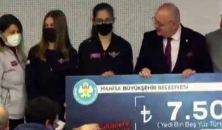 Kadın futbolculardan Manisa Belediye Başkanına tepki
