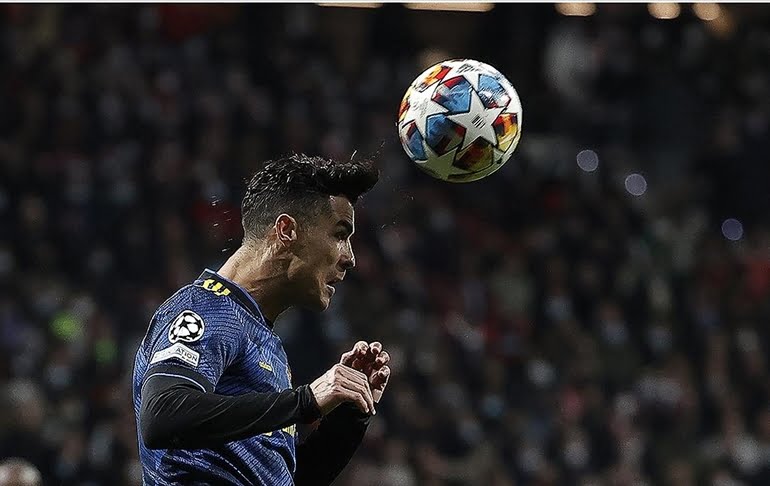 Cristiano Ronaldo futbol tarihine geçti