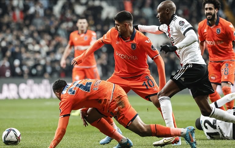 Beşiktaş, evinde Başakşehir’le berabere kaldı