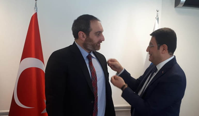 Zafer Partisi’nden istifa etmişti… Burak Mengü’nün yeni partisi şaşırttı