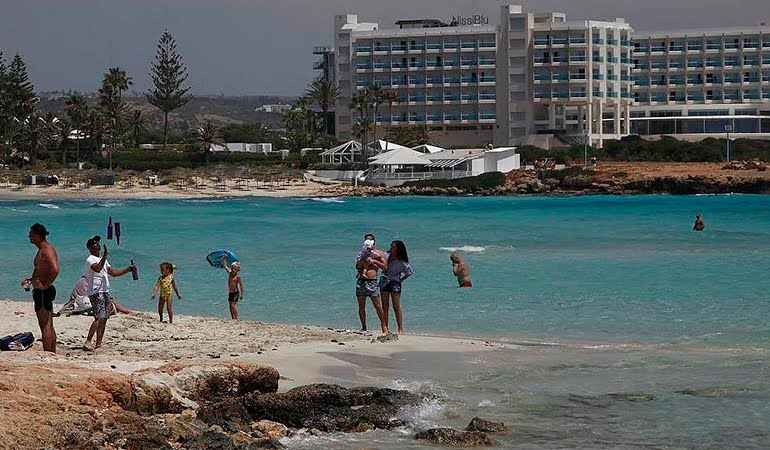 Rus Büyükelçi Rumlara tepki gösterdi: Rus turistler tatil için Türkiye’ye yönelecek