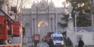 dolmabahce-sarayi-marangozhanesinde-yangin-1-_3379_dhaphoto2