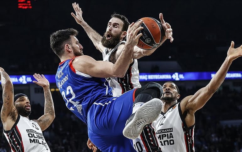 Anadolu Efes evinde kaybetti