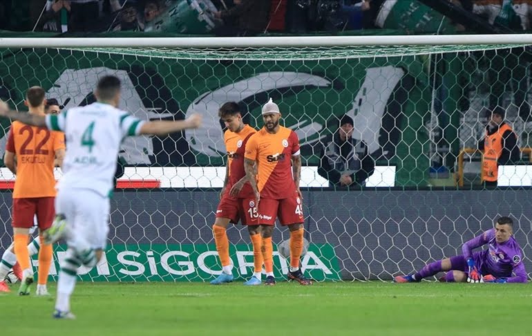 Galatasaray, Konyaspor deplasmanında yenildi