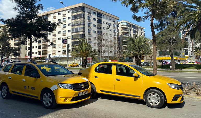 İzmir’de taksi ücretlerine zam
