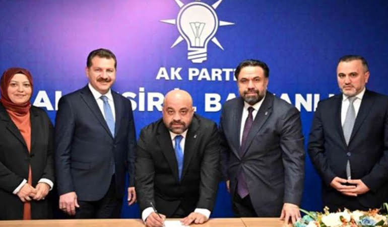 İYİP’ten seçildi AKP’ye geçti… Cumhur İttifakı Belediye Meclisi’nde çoğunluk sağladı