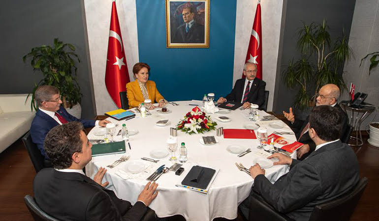 Mutabakata yazmadıkları Atatürk’ü duvara astılar!